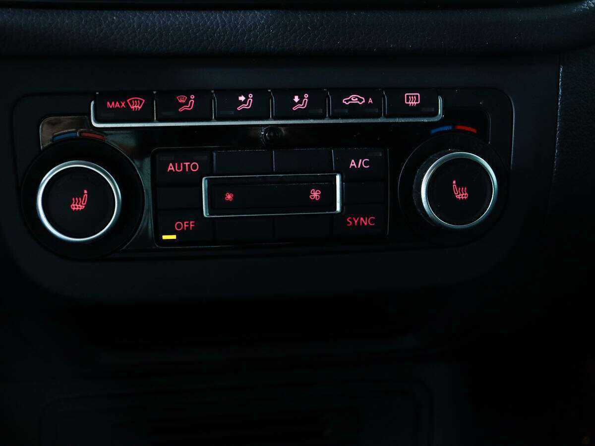 Volkswagen Tiguan, 2012 Фото №18