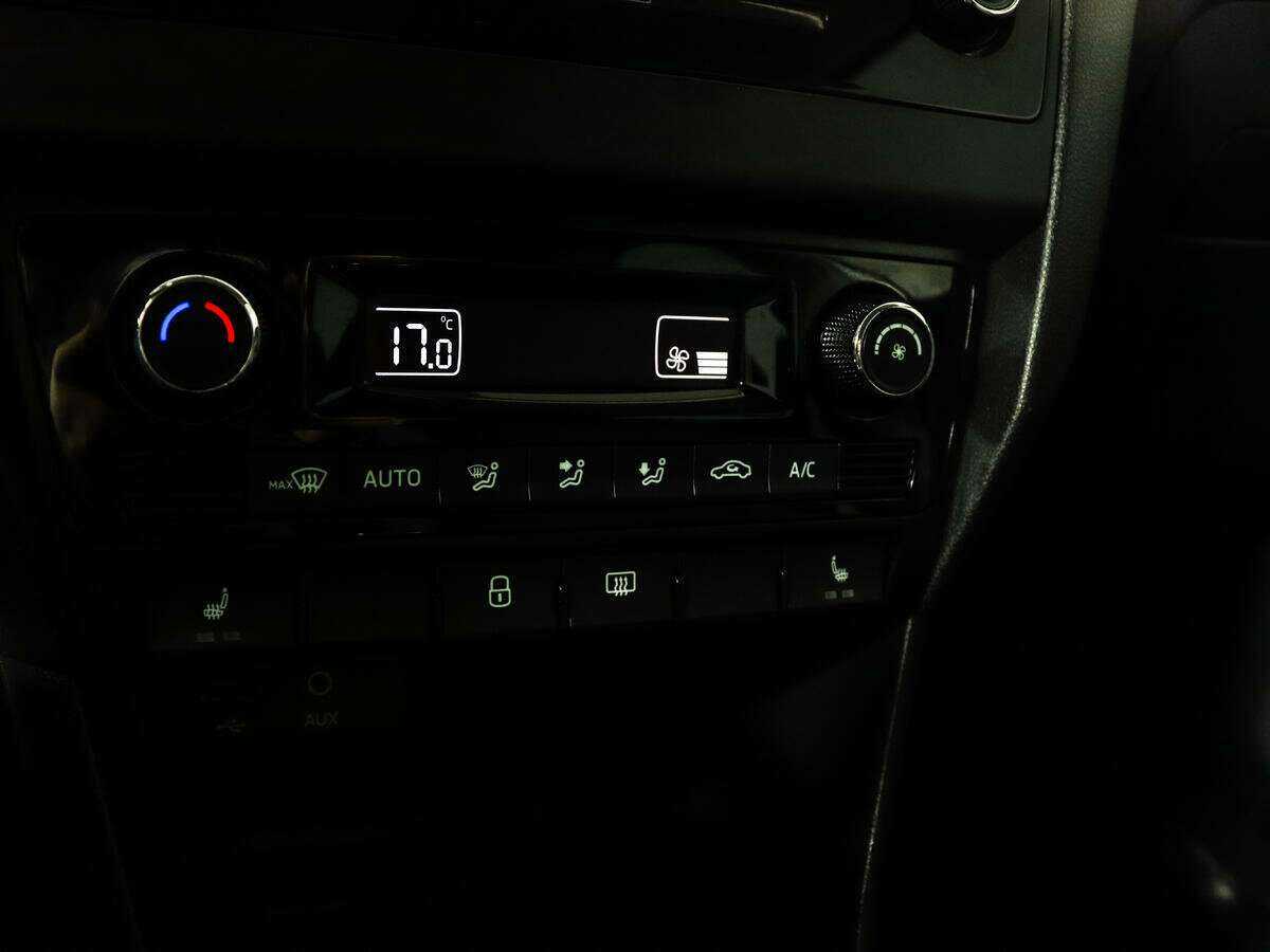 Skoda Rapid, 2016 Фото №16