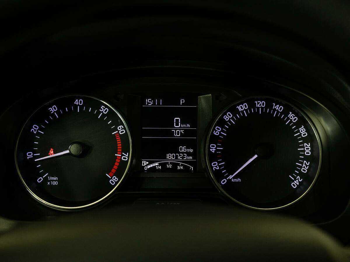 Skoda Rapid, 2016 Фото №11