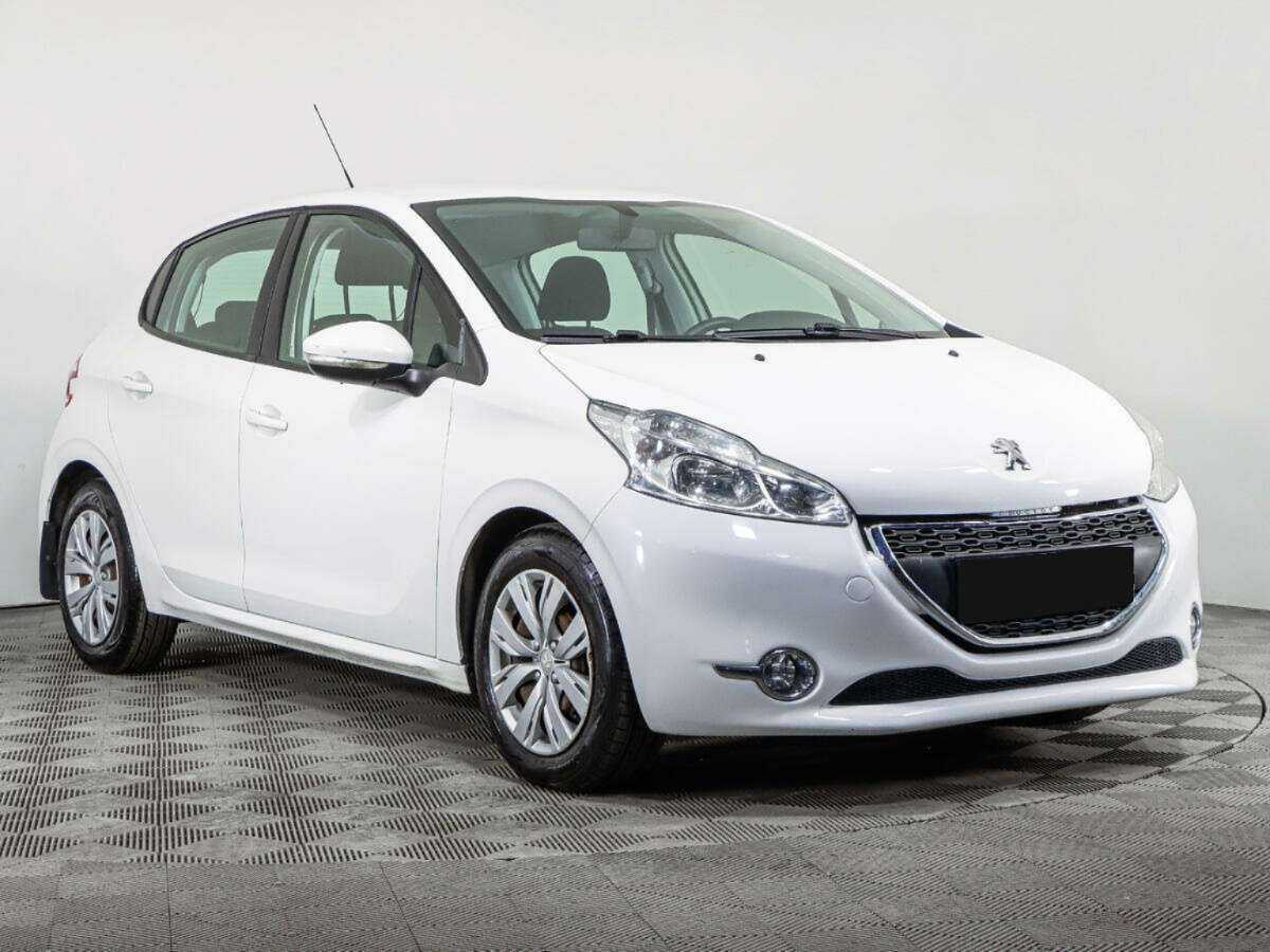 Peugeot 208, 2013 Фото №3