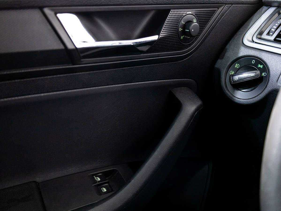 Skoda Rapid, 2017 Фото №14