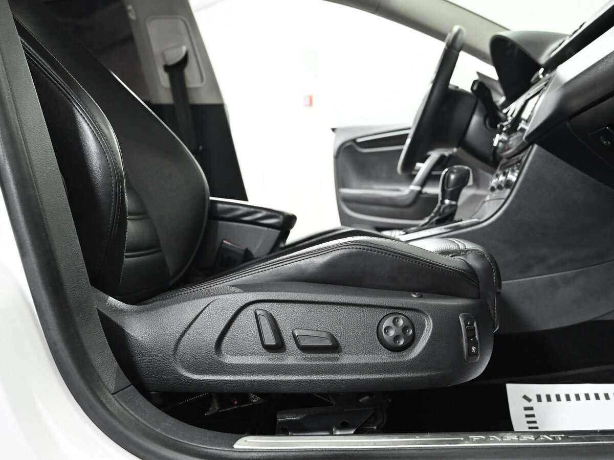 Volkswagen Passat CC, 2012 Фото №10