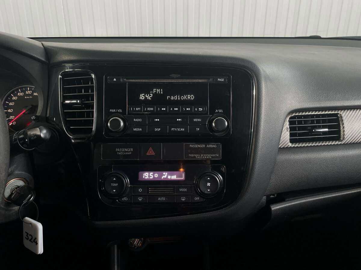 Mitsubishi Outlander, 2013 Фото №12