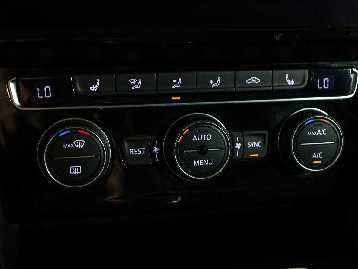 Volkswagen Passat, 2017 Фото №21