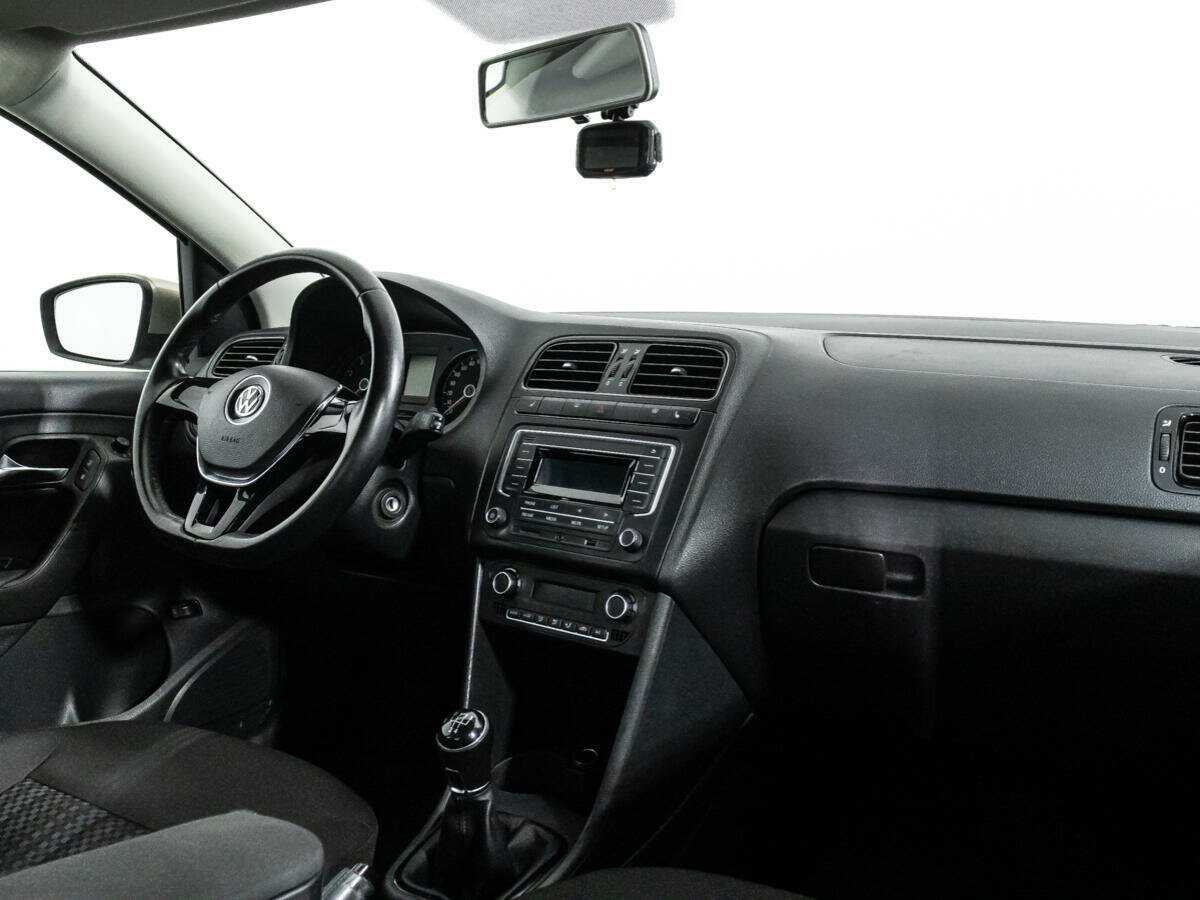 Volkswagen Polo, 2016 Фото №9
