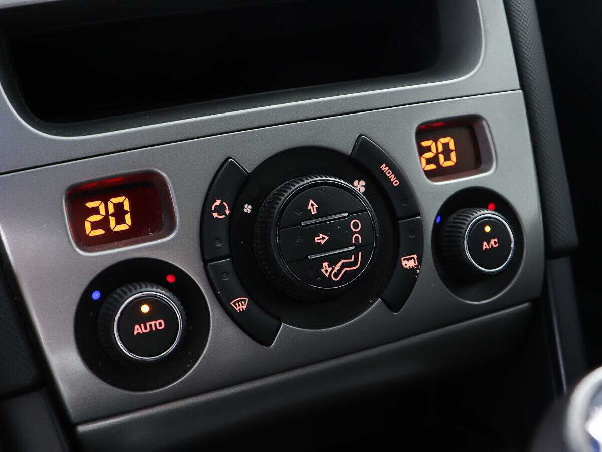 Peugeot 408, 2014 Фото №15