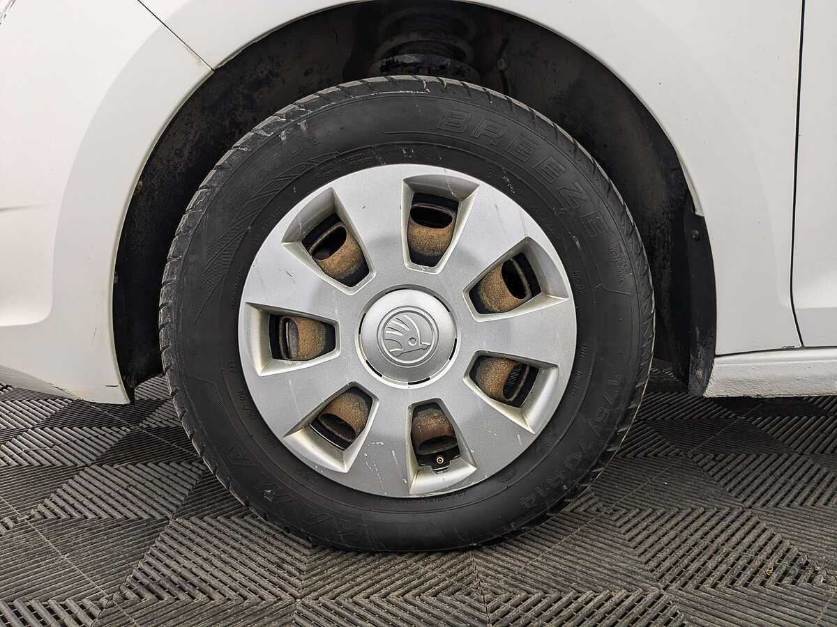 Skoda Rapid, 2017 Фото №12