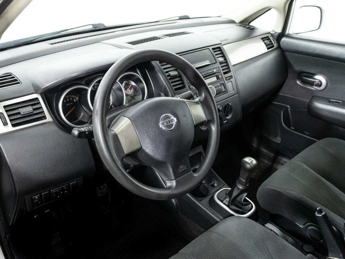 Nissan Tiida, 2013 Фото №11