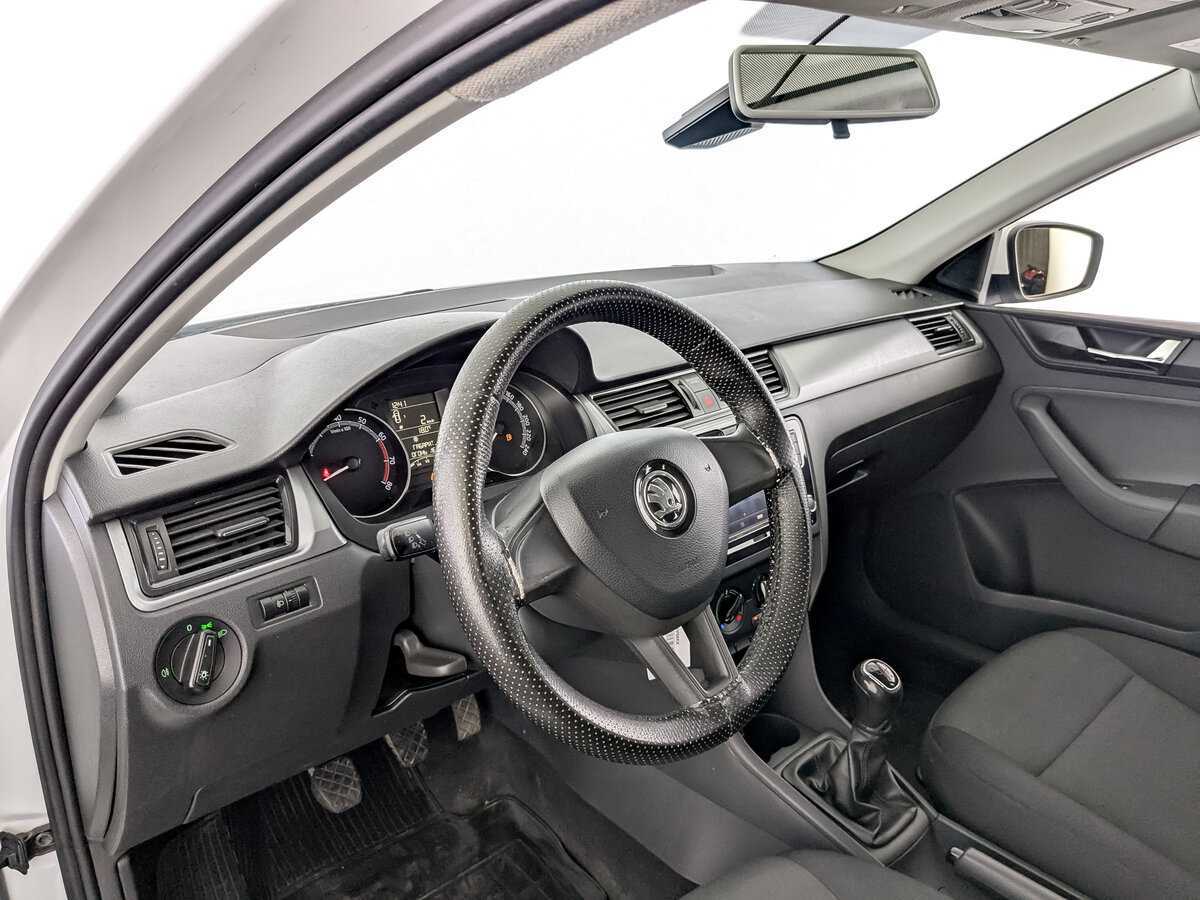 Skoda Rapid, 2017 Фото №16