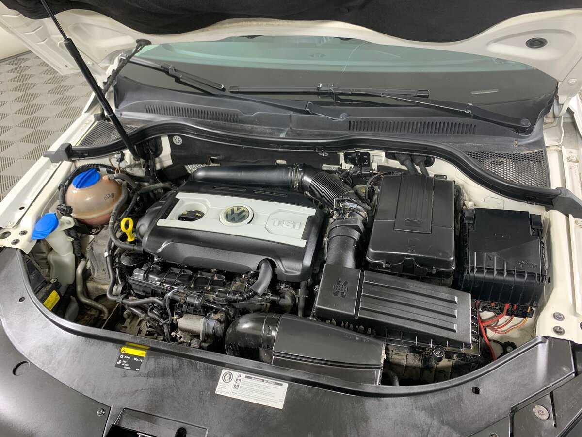 Volkswagen Passat CC, 2013 Фото №11