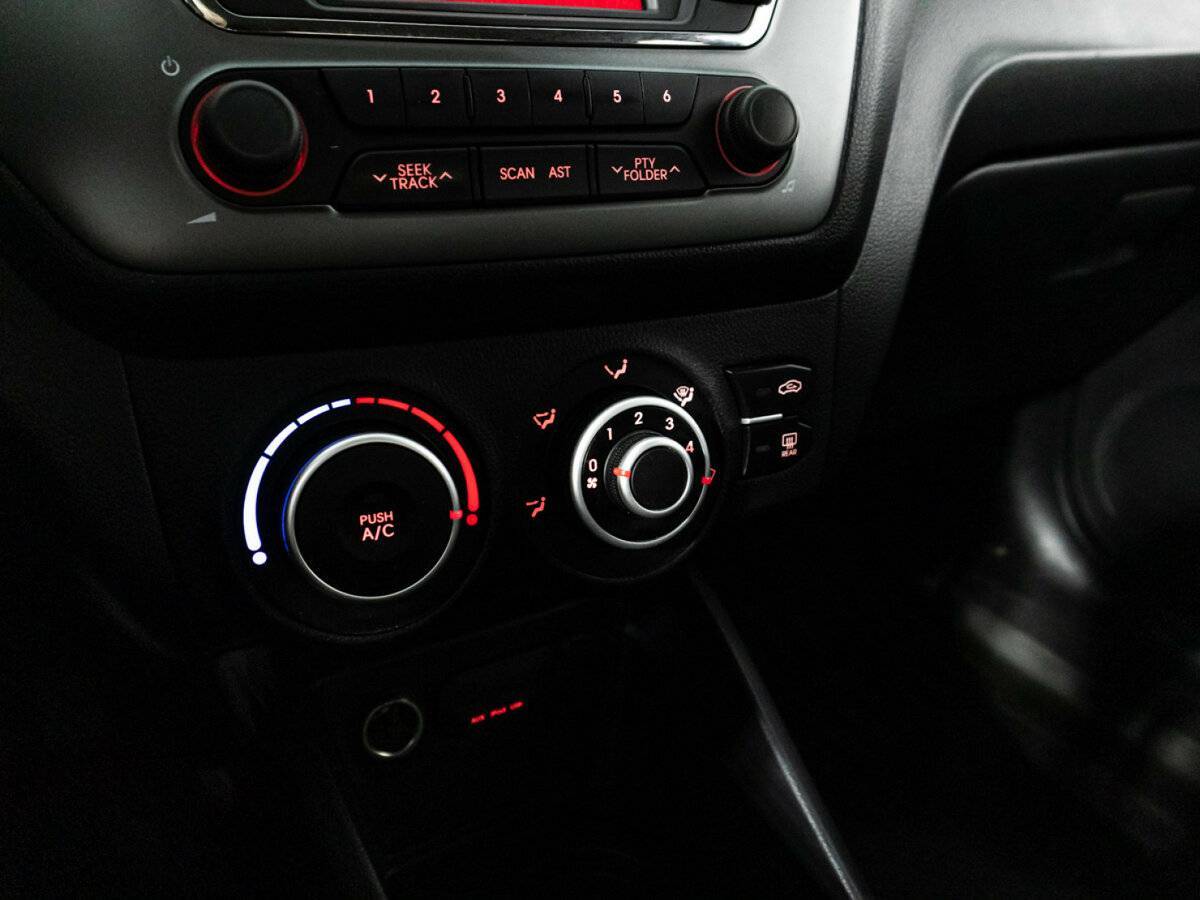 Kia Rio 6-speed, 2014 Фото №16