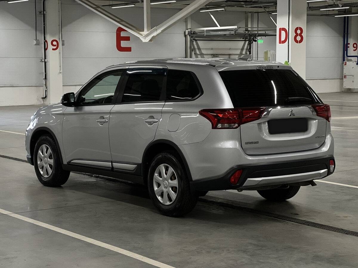 Mitsubishi Outlander, 2017 Фото №7