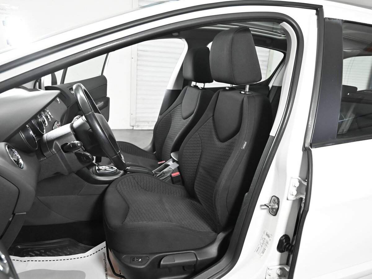 Peugeot 308, 2012 Фото №7